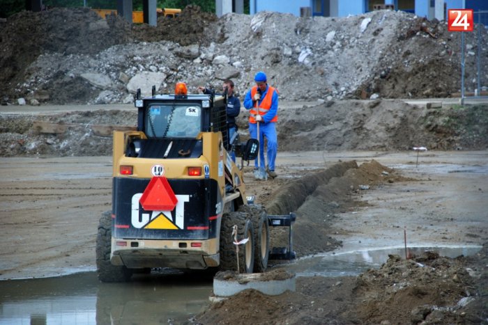 Ilustračný obrázok k článku Plánované nákupné centrum s kinom: Prečo stále nestojí?